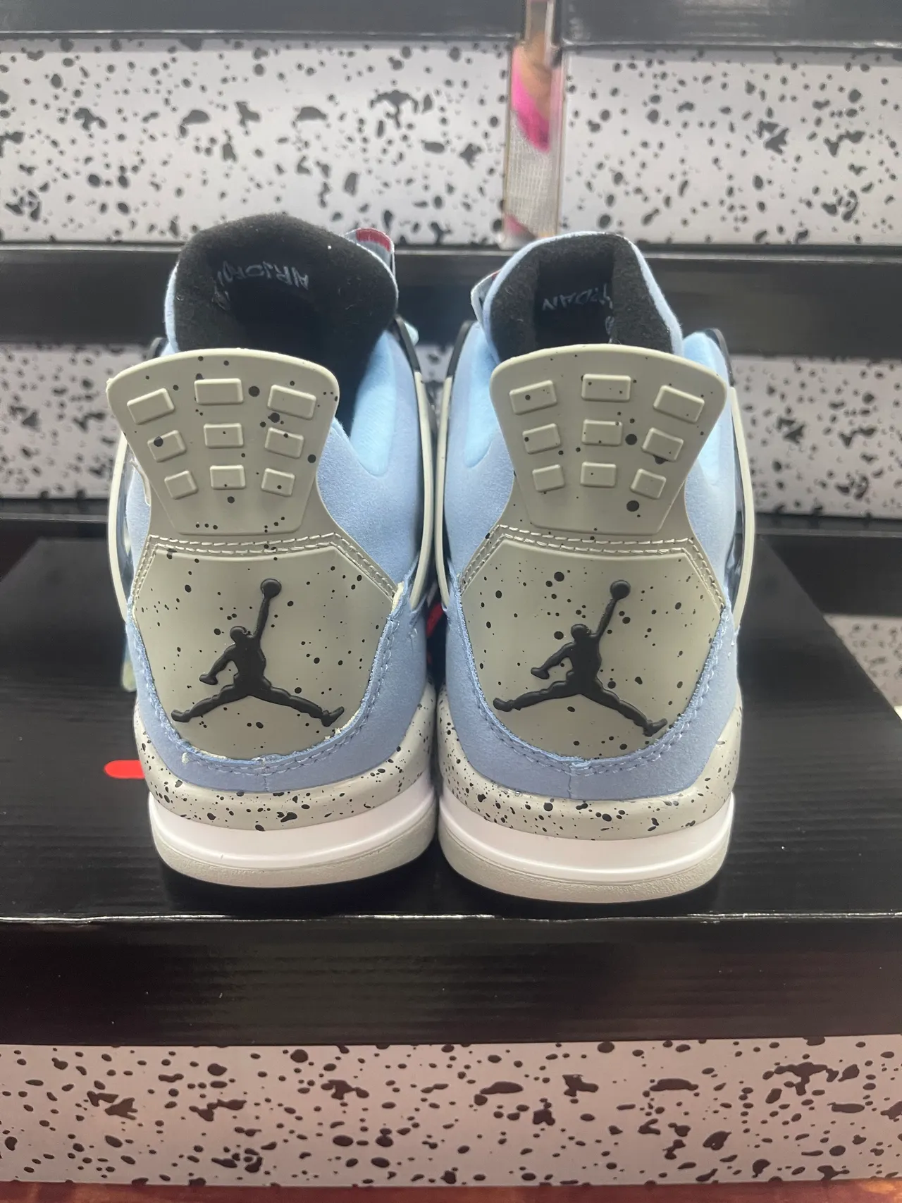 Tênis de basquete Air Jordan 4 azul-claro salpicado 4