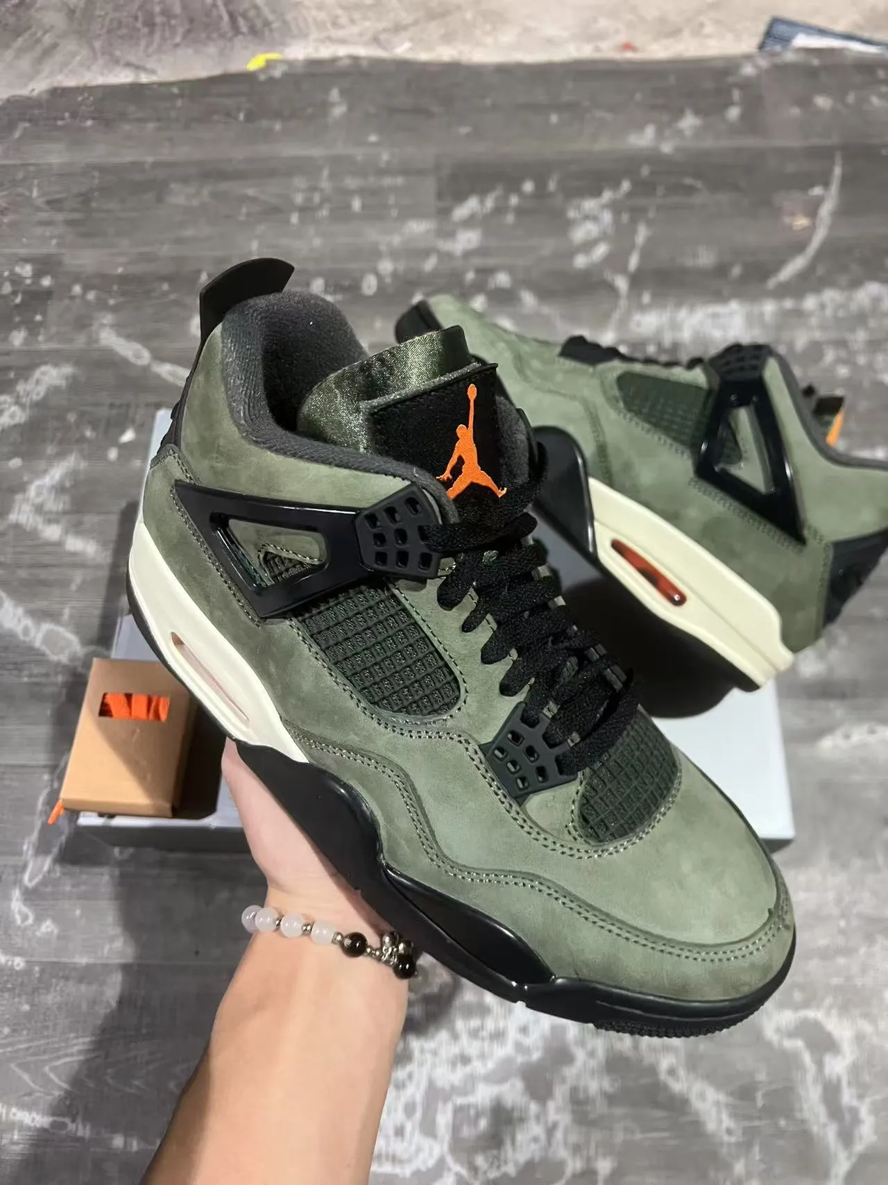Air Jordan 4 Chaussures de Basketball Vert Olive Daim Noir Cage 2