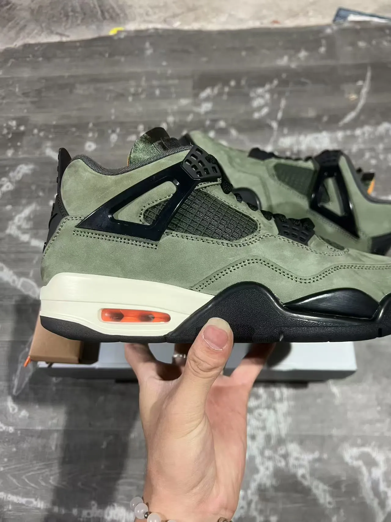 Air Jordan 4 Chaussures de Basketball Vert Olive Daim Noir Cage 6