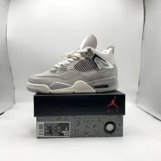 Air Jordan 4 Retro 中性灰篮球鞋