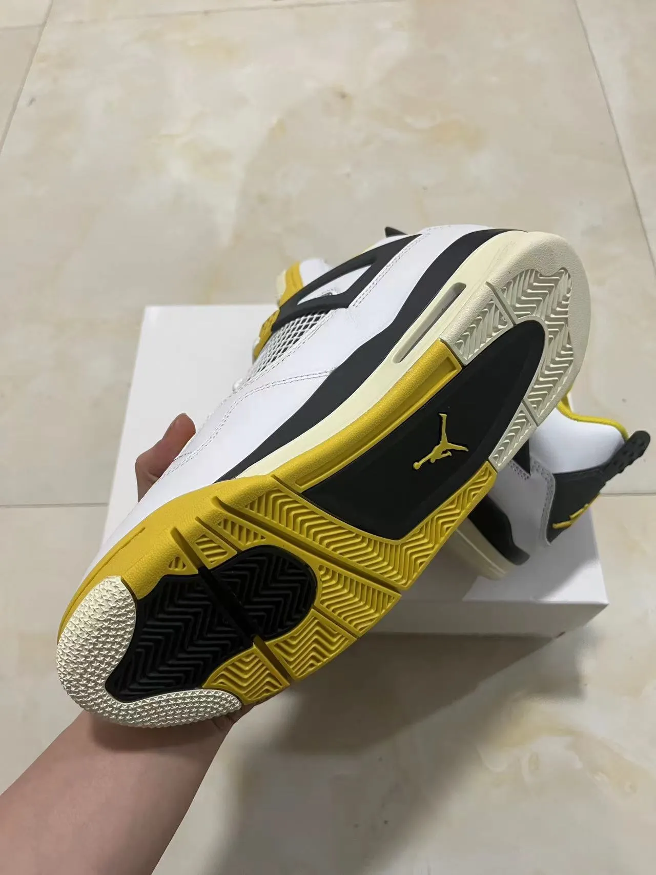 Air Jordan 4 tênis de basquete branco preto amarelo 7