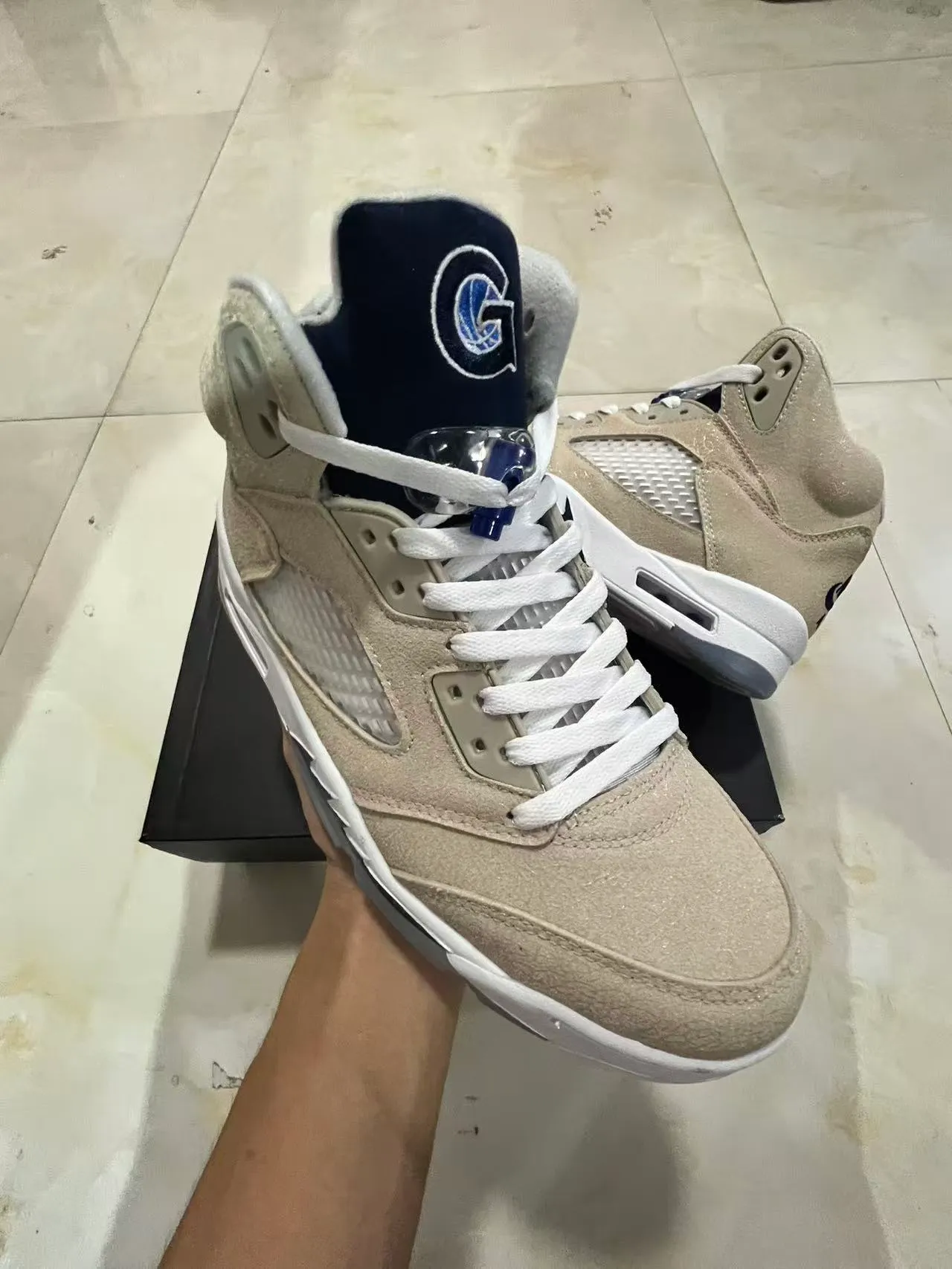 Air Jordan 5 বেইজ সোয়েড হাই-টপ বাস্কেটবল জুতো 2