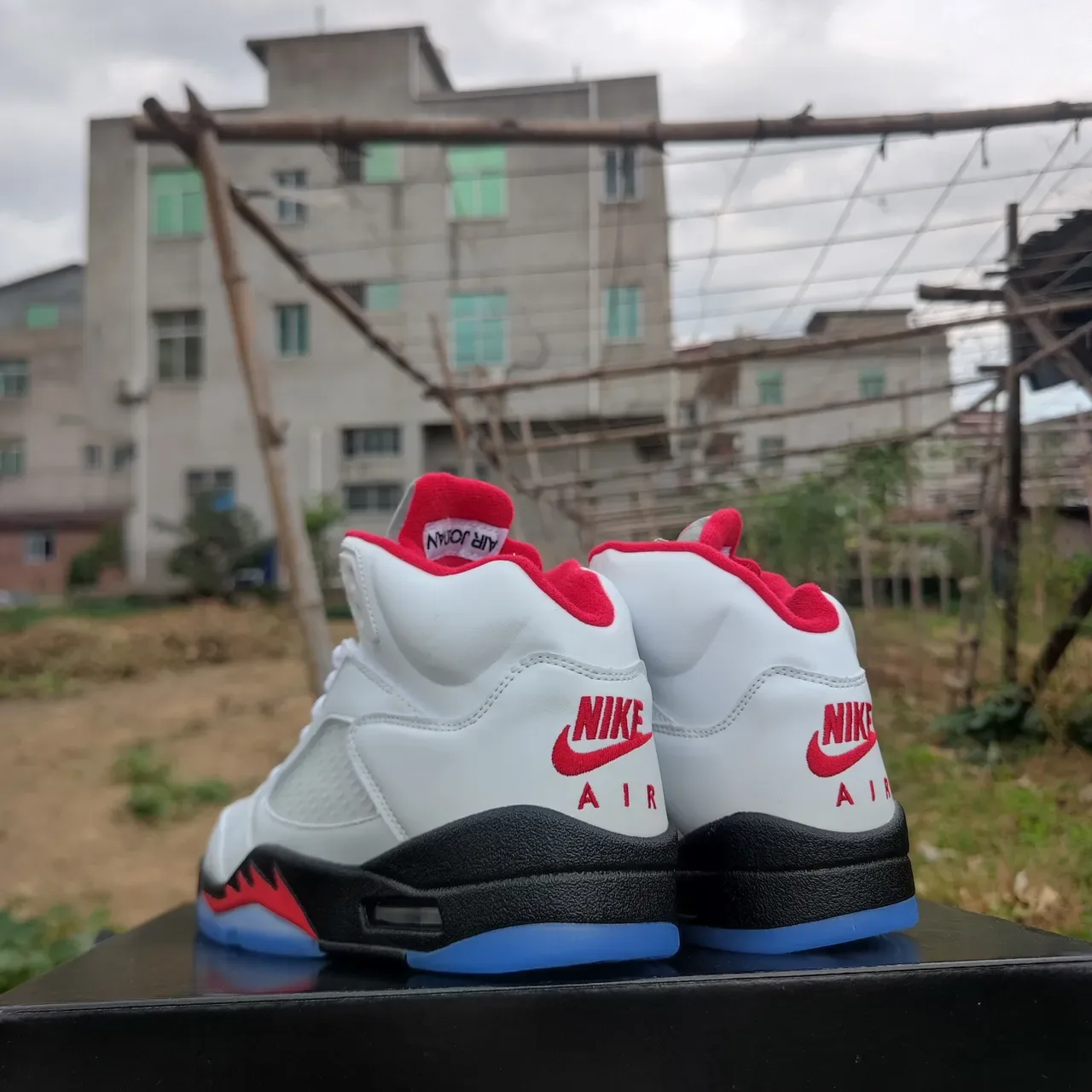 Air Jordan 5 White Black Red Blue zapatillas de baloncesto 3