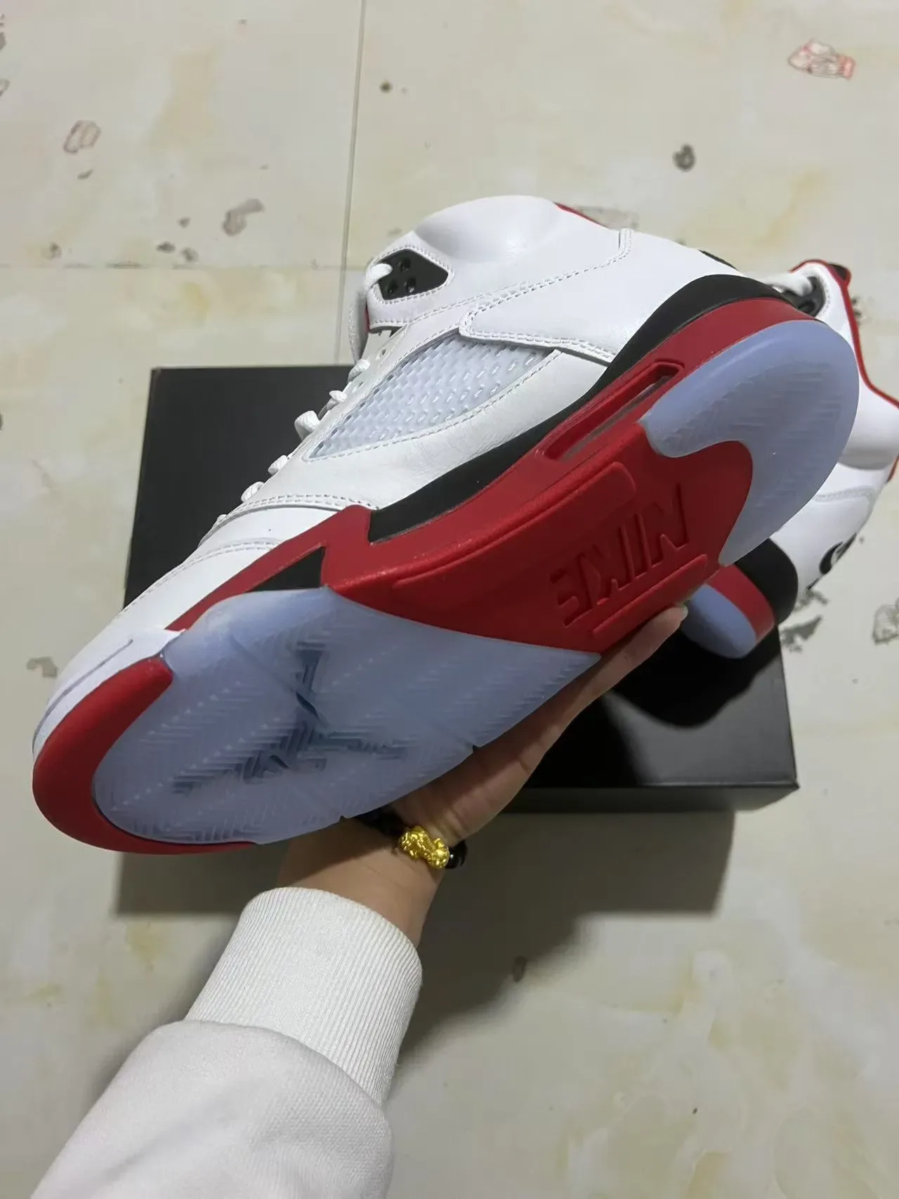 Air Jordan 5 blanc rouge noir chaussures de basket 6