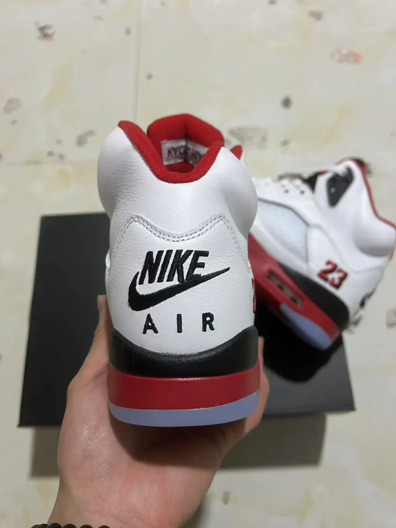 Air Jordan 5 blanc rouge noir chaussures de basket 8