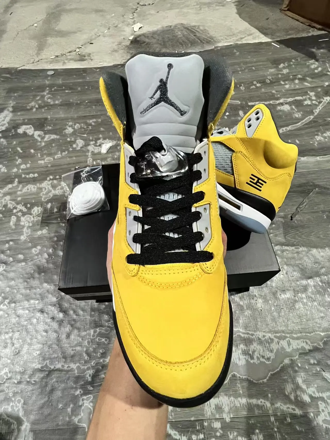 Air Jordan 5 पीले काले सफेद बास्केटबॉल जूते 3