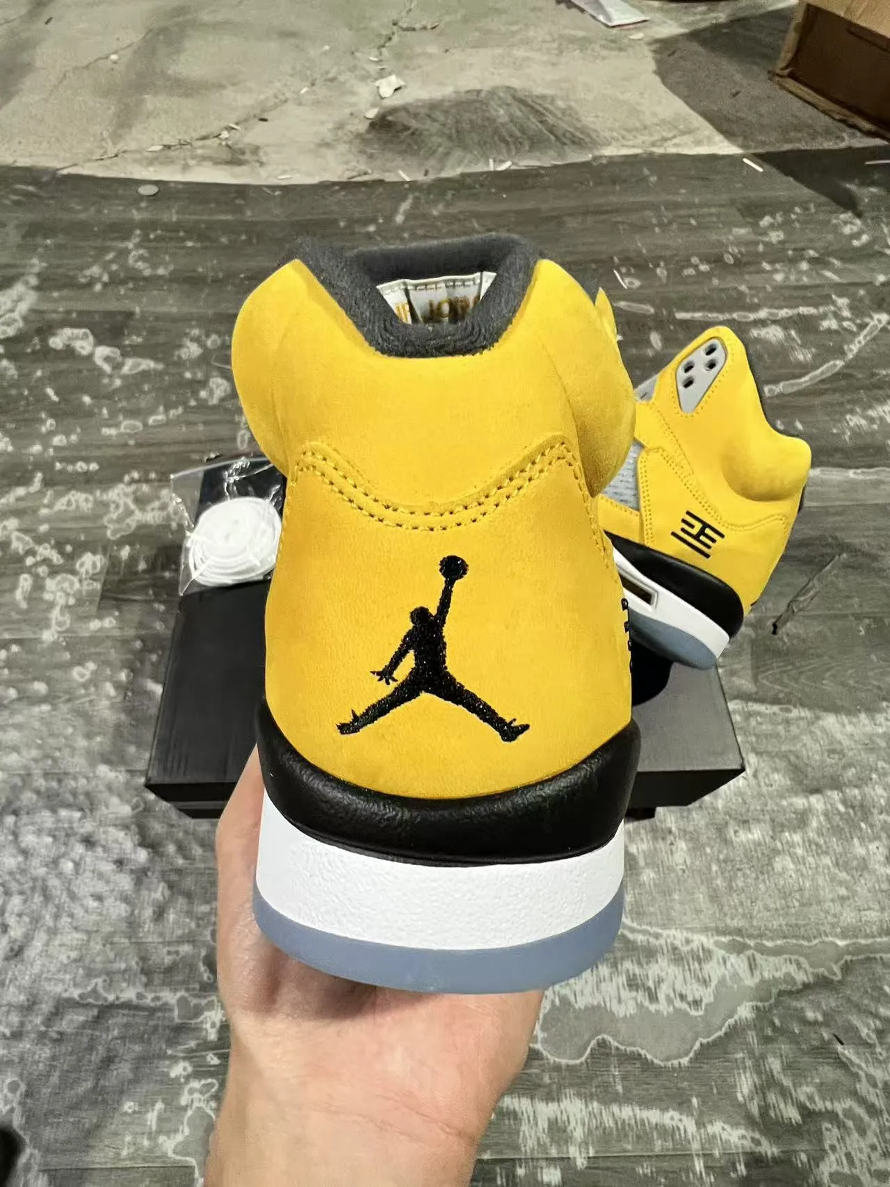 Air Jordan 5 पीले काले सफेद बास्केटबॉल जूते 6