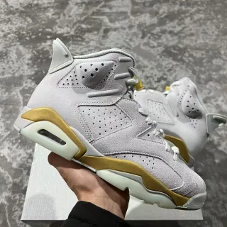 Air Jordan 6 हल्के भूरे और सुनहरे बास्केटबॉल जूते