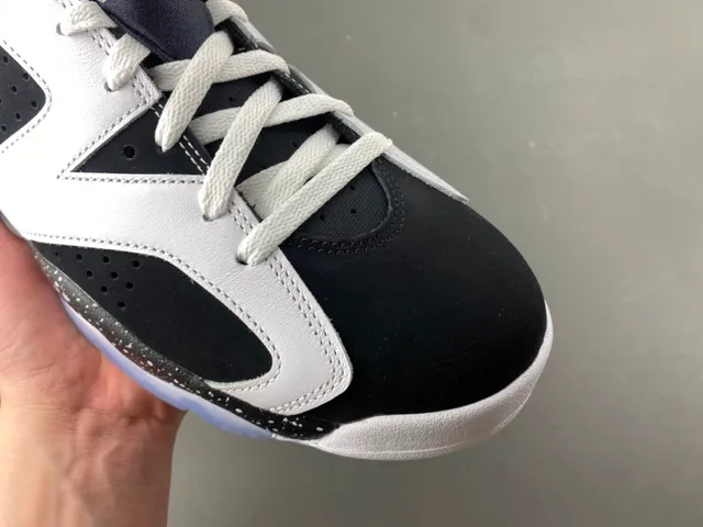 Zapatillas de baloncesto Air Jordan 6 con entresuela moteada en blanco y negro 2