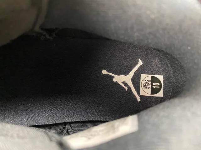 Zapatillas de baloncesto Air Jordan 6 con entresuela moteada en blanco y negro 7