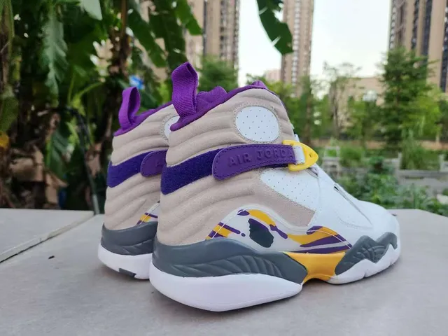 Chaussures de basketball Air Jordan 8 blanc violet jaune 4