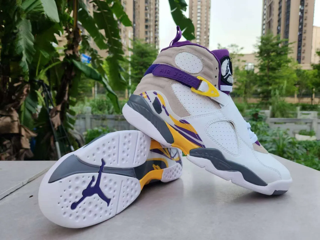Chaussures de basketball Air Jordan 8 blanc violet jaune 6