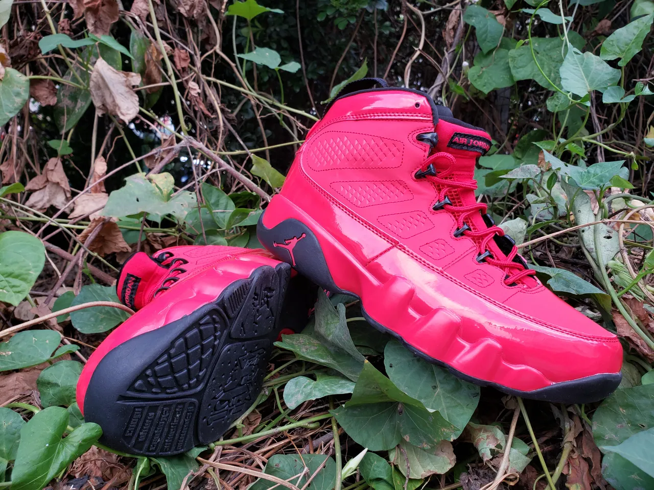 Zapatillas de baloncesto Air Jordan 9 rojo y negro brillante 3