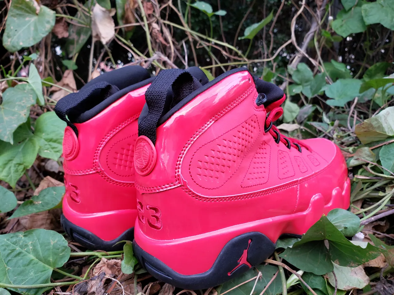 Zapatillas de baloncesto Air Jordan 9 rojo y negro brillante 4