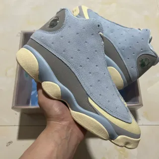 Air Jordan Azul Bege Suede Perfurado Superior Janela Circular no Calcanhar Tênis de Basquete