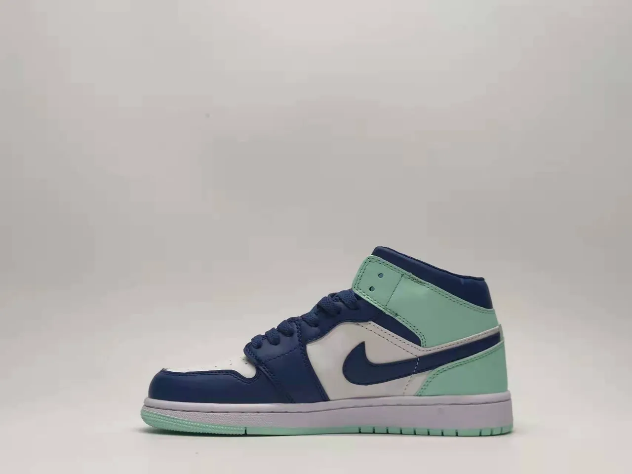 Air Jordan Chaussures de Basket Navy Green Hautes en Cuir et Recouvrement Synthétique 6