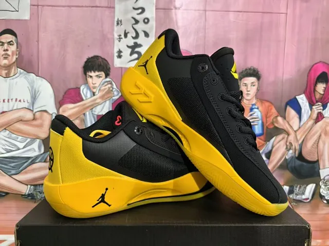 Chaussures de basketball Air Jordan Q54 noir et jaune 2