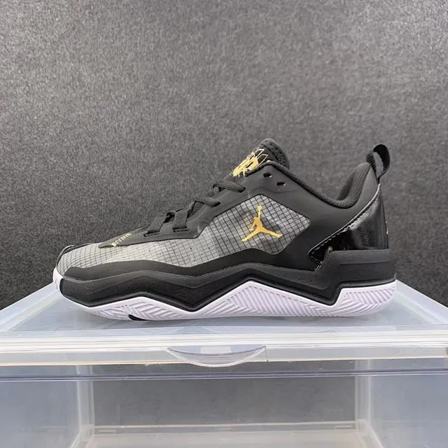 Air Jordan Zion 2 Black Gold Basketball Shoes 2