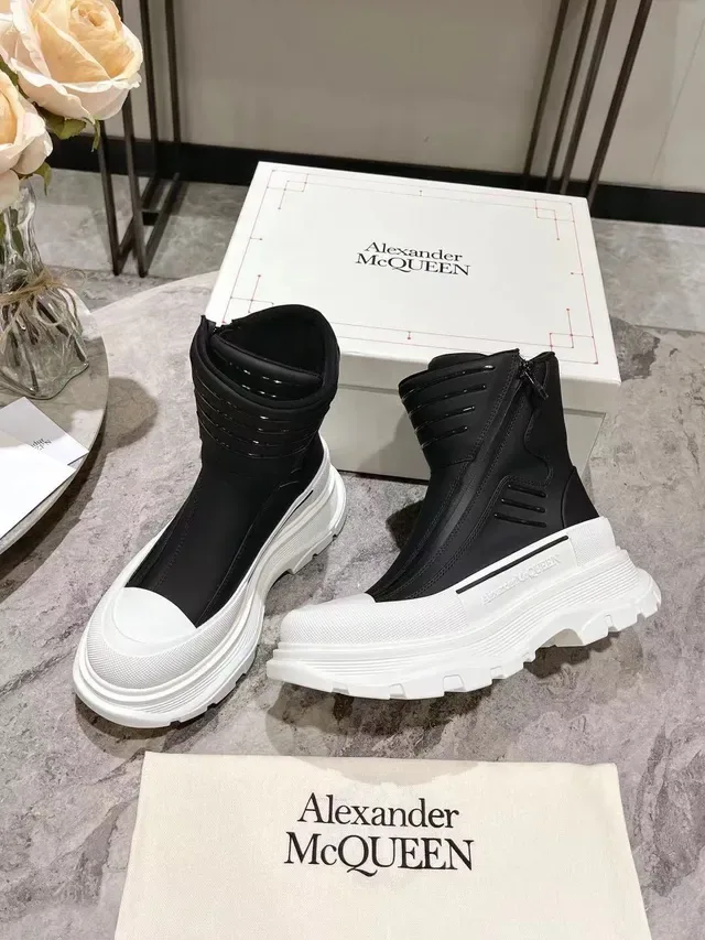 Alexander McQueen কালো সাদা chunky platform sole ribbed elastic collar এনকেল বুট 6