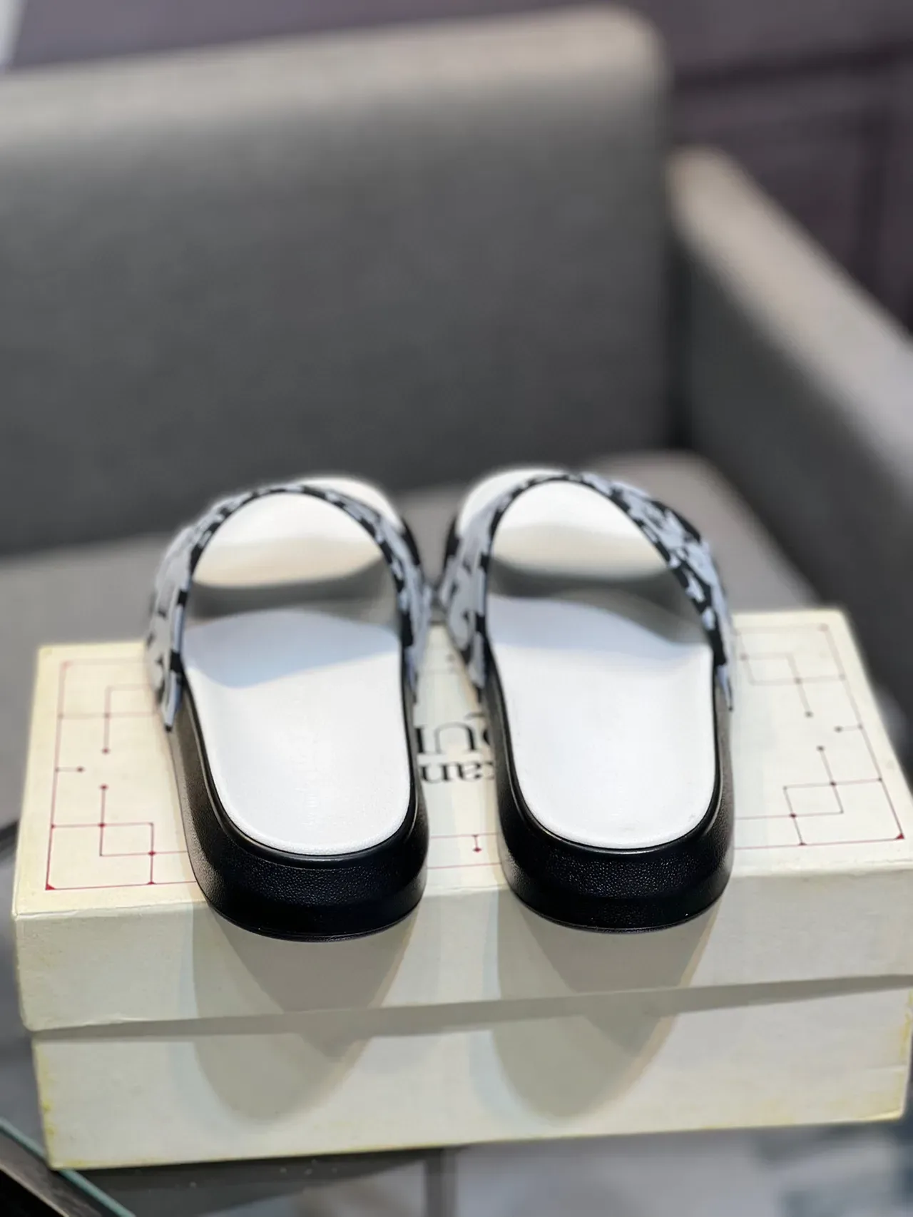 Alexander McQueen Graphic Print Platform Slide Slippers 8