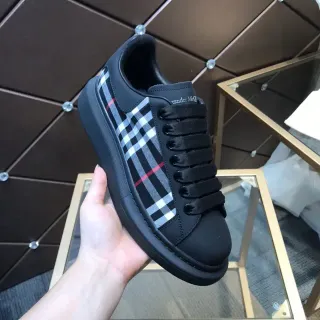 Alexander McQueen Oversized काला प्लेड साइड पैनल चंकी स्नीकर