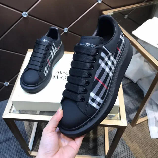 Alexander McQueen Oversized काला प्लेड साइड पैनल चंकी स्नीकर 2
