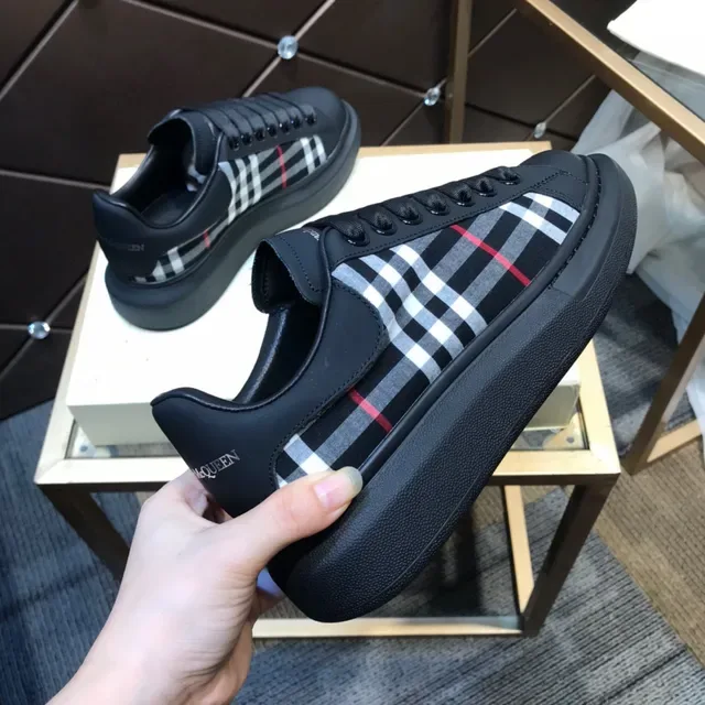 Alexander McQueen Oversized काला प्लेड साइड पैनल चंकी स्नीकर 4