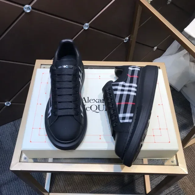 Alexander McQueen Oversized काला प्लेड साइड पैनल चंकी स्नीकर 7
