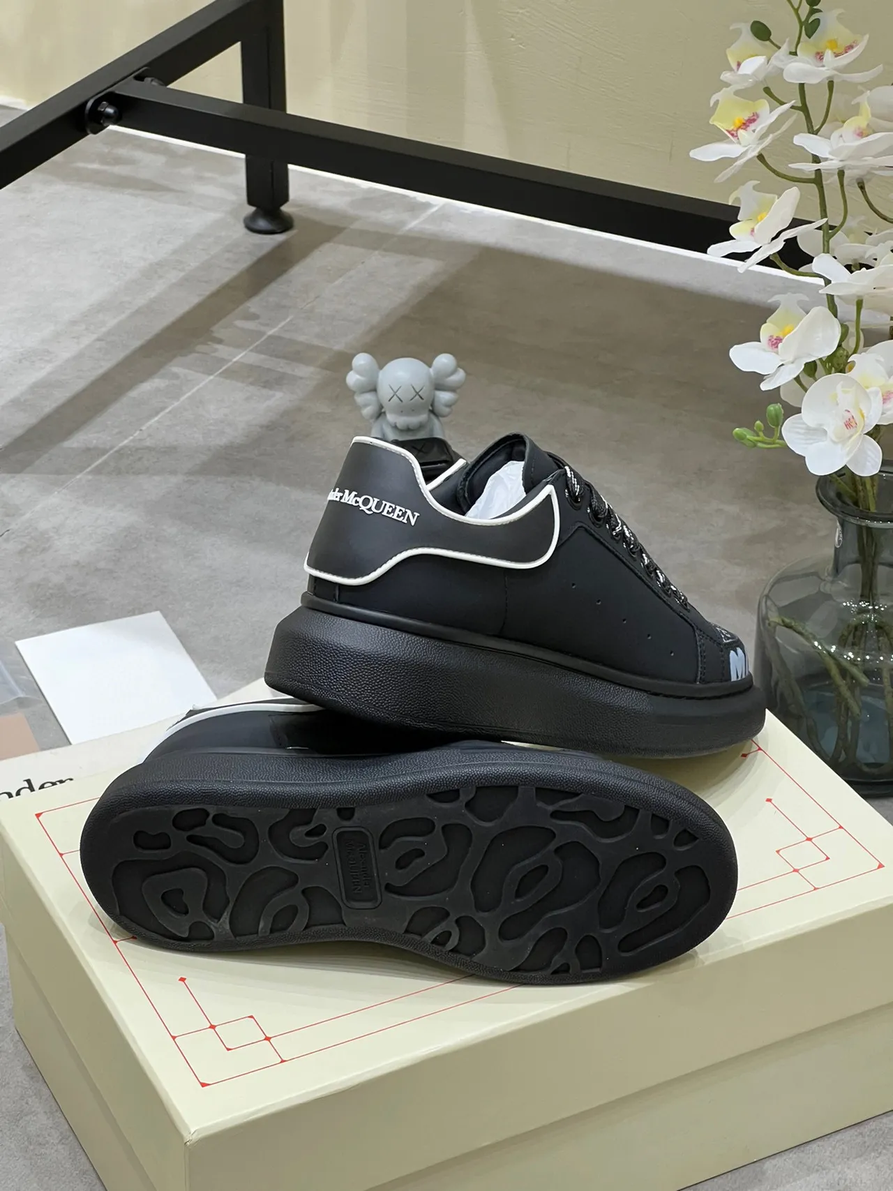 Alexander McQueen Oversized Sneaker Black White Platform Sole Contrast Piping Lifestyle Sneakers 2