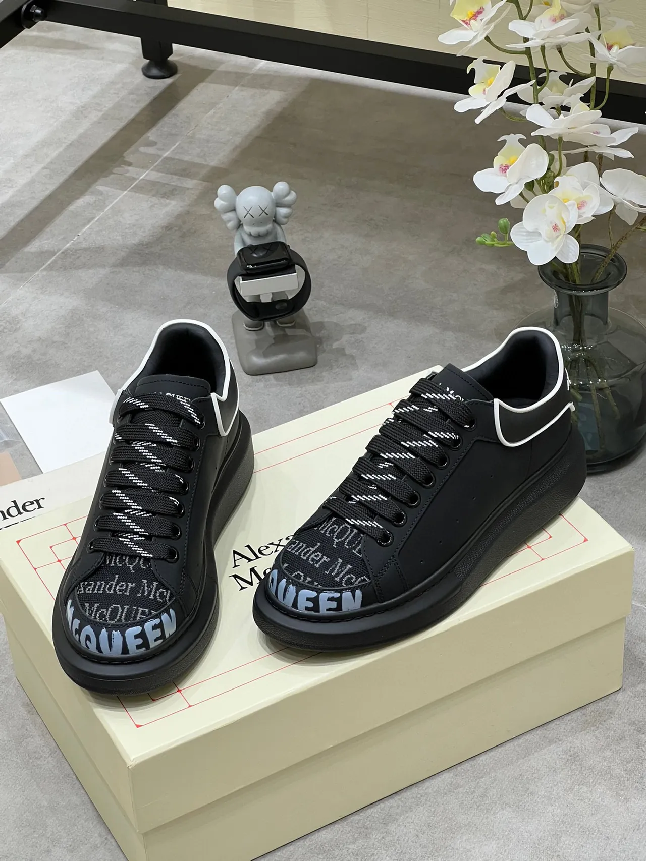 Alexander McQueen Oversized Sneaker Black White Platform Sole Contrast Piping Lifestyle Sneakers 3