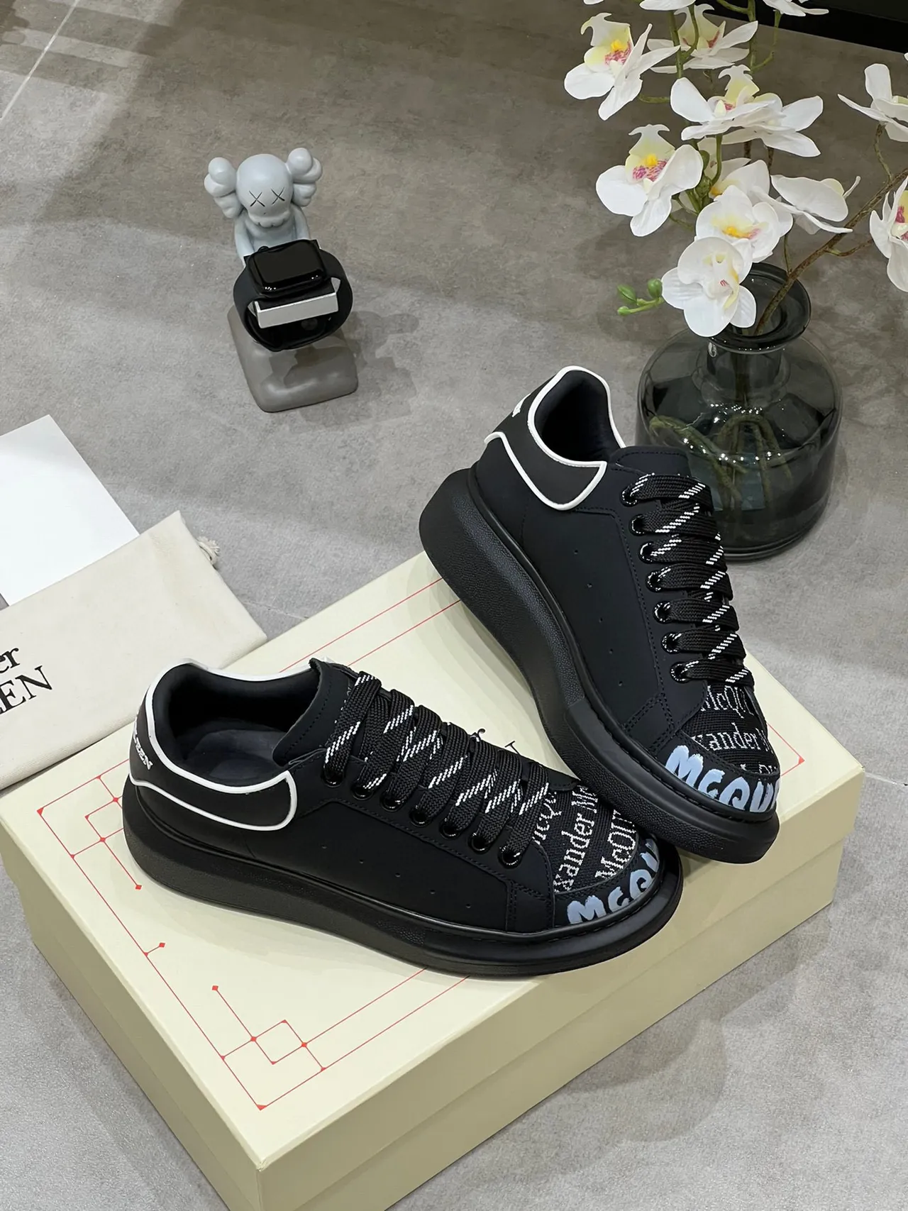 Alexander McQueen Oversized Sneaker Black White Platform Sole Contrast Piping Lifestyle Sneakers 4