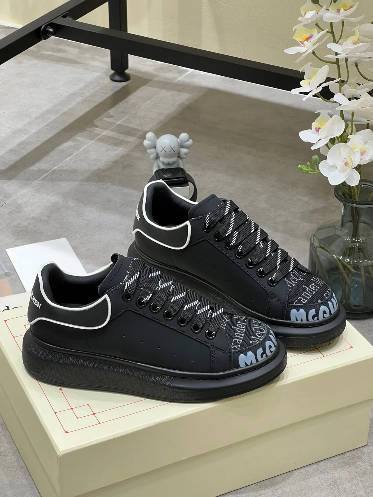 Alexander McQueen Oversized Sneaker Black White Platform Sole Contrast Piping Lifestyle Sneakers 7