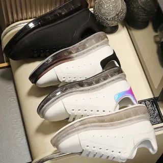 Alexander McQueen Oversized 白色和黑色生活方式运动鞋