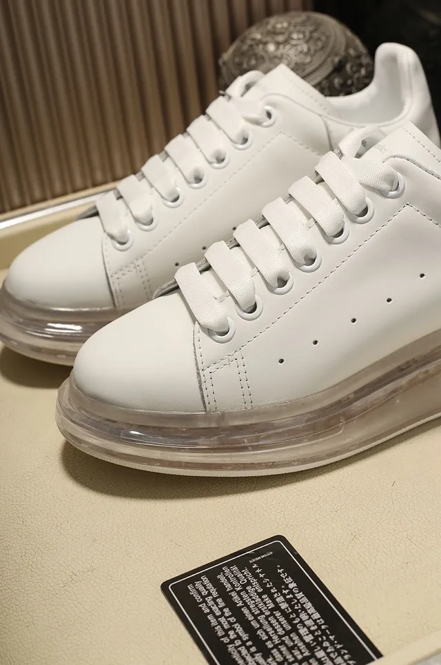 Alexander McQueen Oversized Sneaker White and Black Lifestyle Sneakers 4