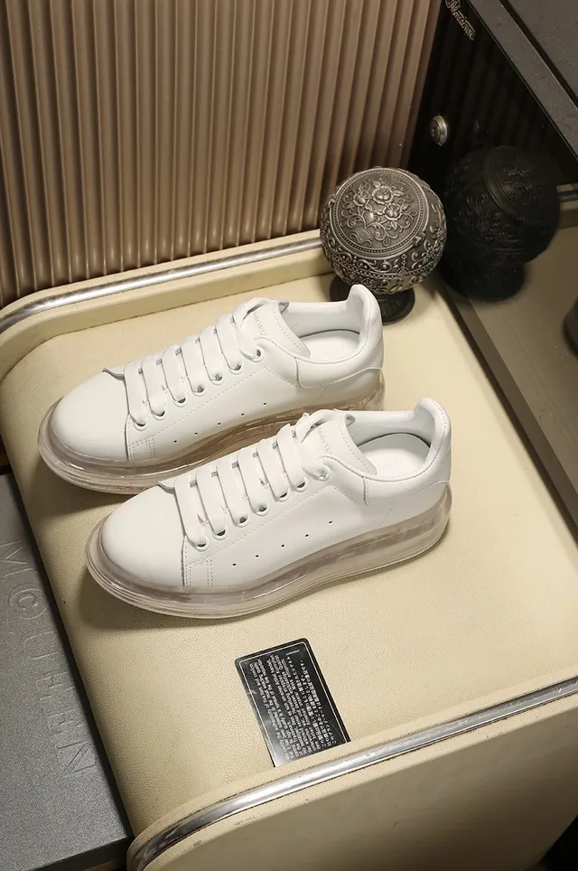 Alexander McQueen Oversized Sneaker White and Black Lifestyle Sneakers 8