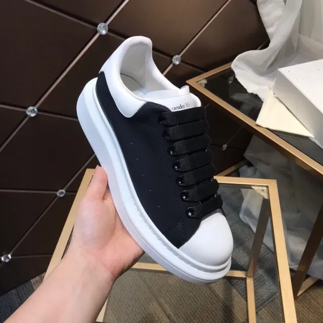 Alexander McQueen Oversized Sneaker White and Black Lifestyle Sneakers 3