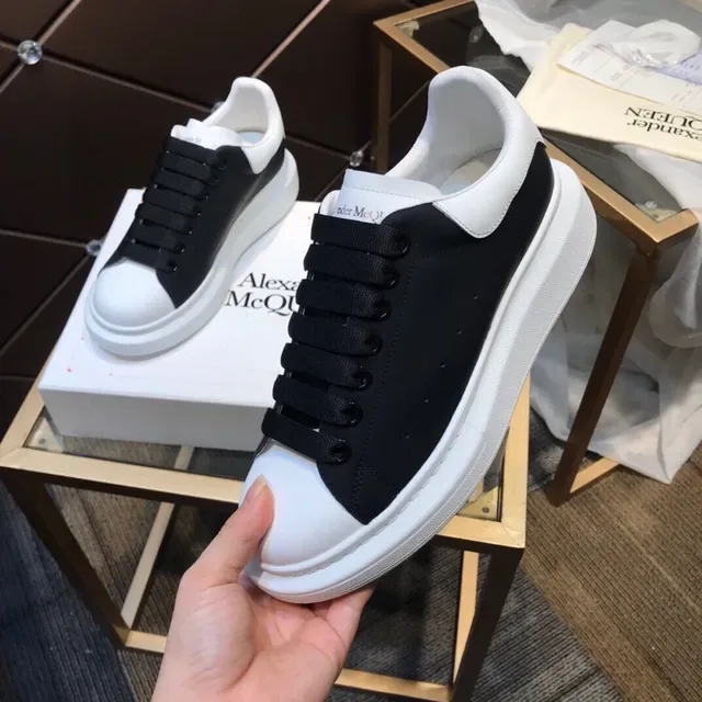 Alexander McQueen Oversized Sneaker White and Black Lifestyle Sneakers 4