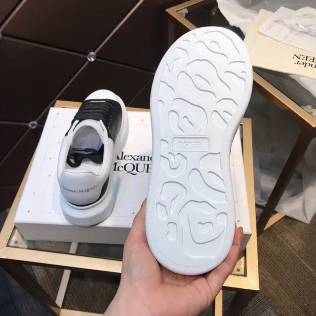 Alexander McQueen Oversized Sneaker White and Black Lifestyle Sneakers 5