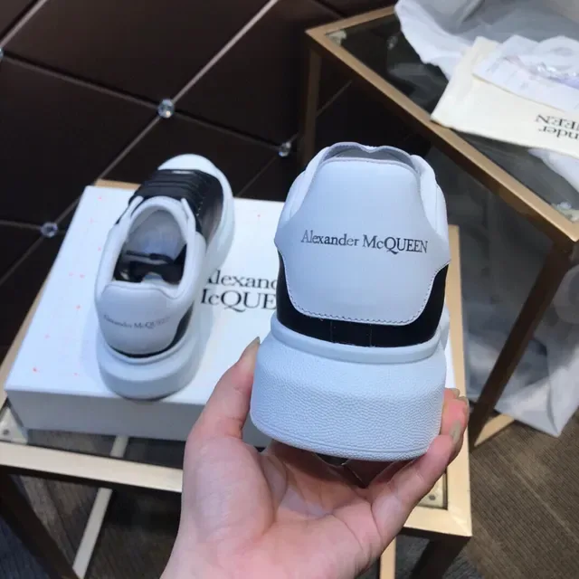 Alexander McQueen Oversized Sneaker White and Black Lifestyle Sneakers 7