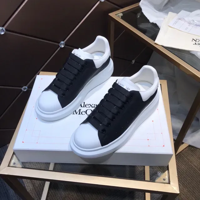 Alexander McQueen Oversized Sneaker White and Black Lifestyle Sneakers 9