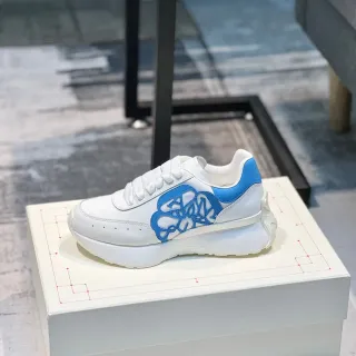 Alexander McQueen सफेद और नीला Oversized Chunky Sneakers