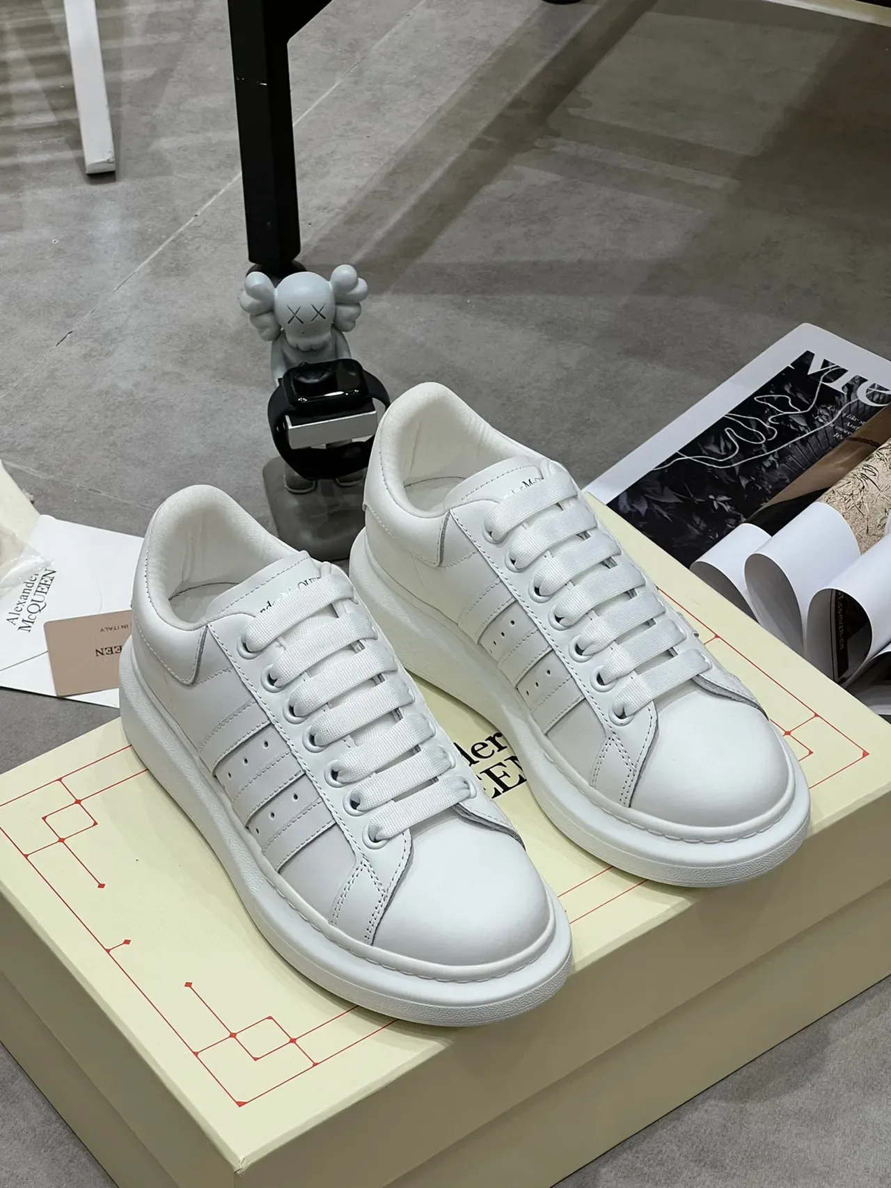 Alexander McQueen Zapatillas Oversized Blancas Lifestyle Sneakers 7