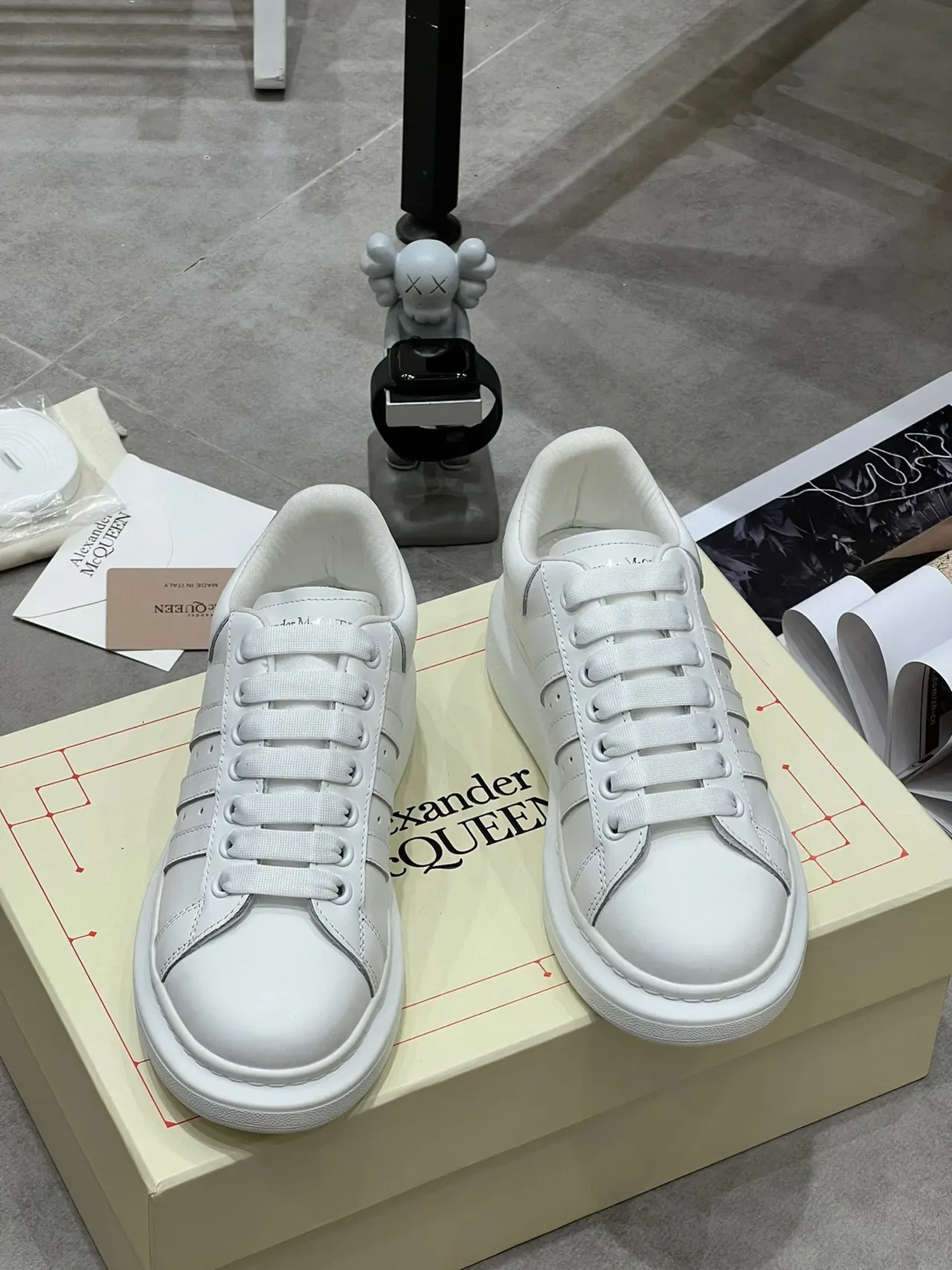 Alexander McQueen Zapatillas Oversized Blancas Lifestyle Sneakers 9