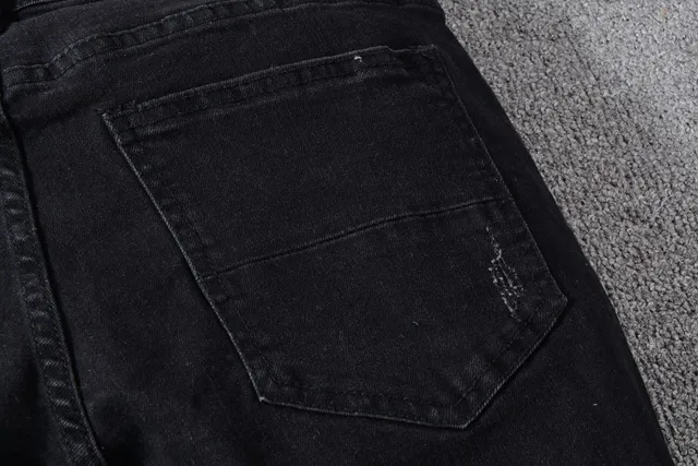 Amiri Calça Jeans Preta Slim-Fit com Desgaste 4