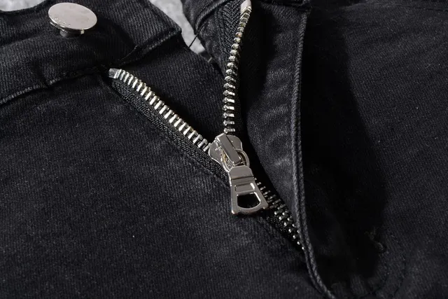 Amiri Calça Jeans Preta Slim-Fit com Desgaste 8