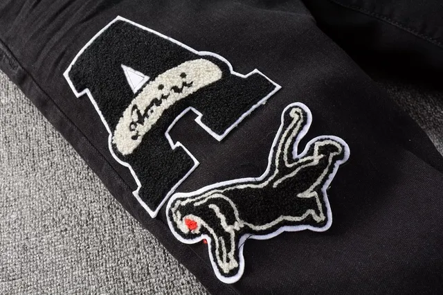 Amiri Calça Jeans Preta Slim-Fit Bordada Gráfica 12