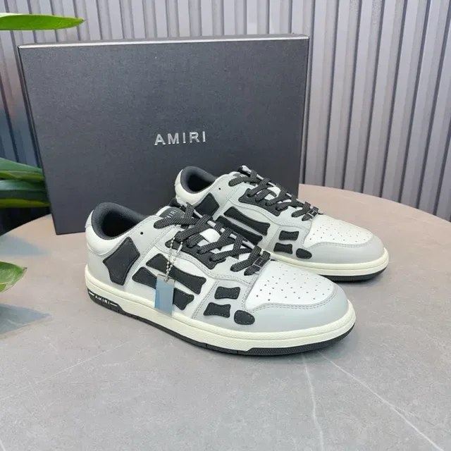 Amiri Skel Top Low হালকা ধূসর এবং কালো লাইফস্টাইল স্নিকার 5