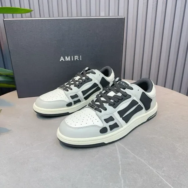 Amiri Skel Top Low হালকা ধূসর এবং কালো লাইফস্টাইল স্নিকার 8