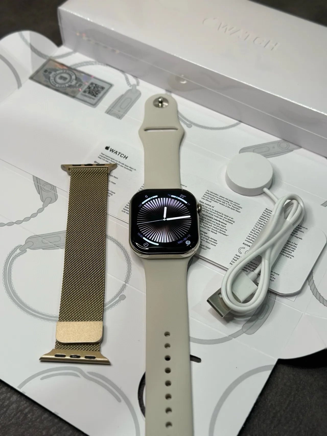 Apple Silver Beige Stainless Steel Case Flat-Edged Rectangular Display Sports Watch 8