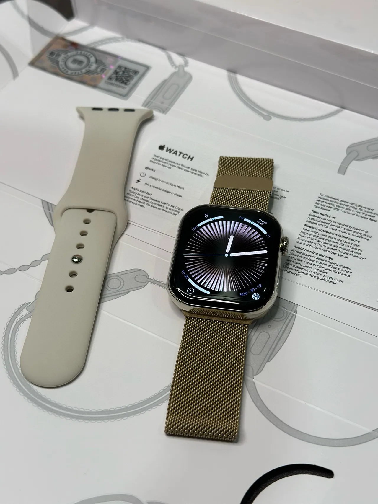 Apple Silver Beige Stainless Steel Case Flat-Edged Rectangular Display Sports Watch 9